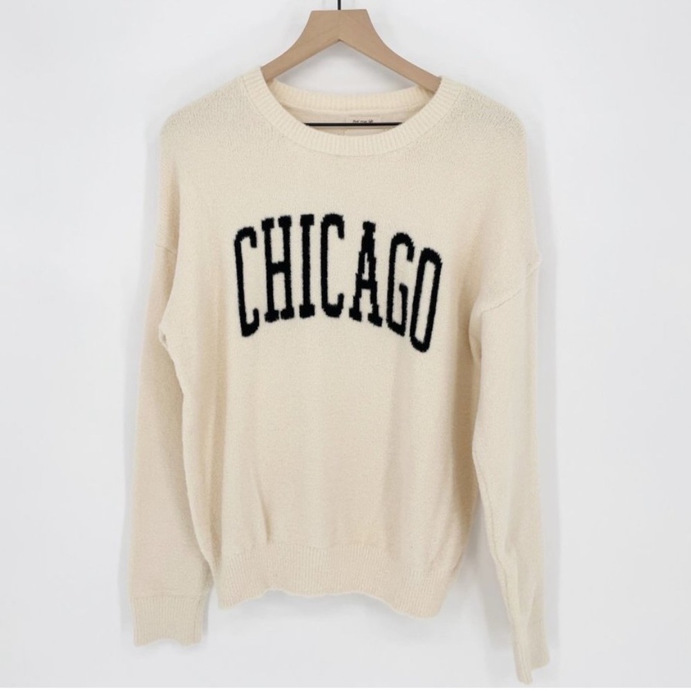 Thread & Supply Chicago crew neck sweater. Size Small. NWT